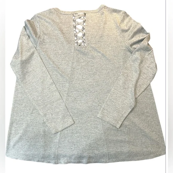 Latitude 10° Multicolor Top NWOT. Size XL. - Picture 2 of 5